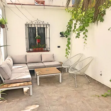 Chalet Town House With Patio In Quiet Residential Area 10 Min From