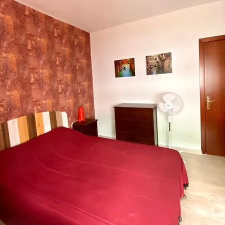 Chalet Town House With Patio In Quiet Residential Area 10 Min From Torremolinos