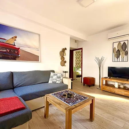 Quiet 3-bedroom House Near Town Hall & Centre * Торремолинос
