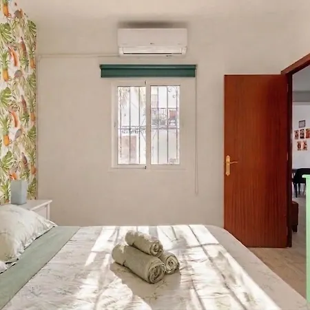 Quiet 3-bedroom House Near Town Hall & Centre Torremolinos
