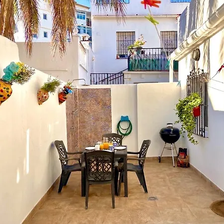 Chalet Quiet 3-bedroom House Near Town Hall & Centre